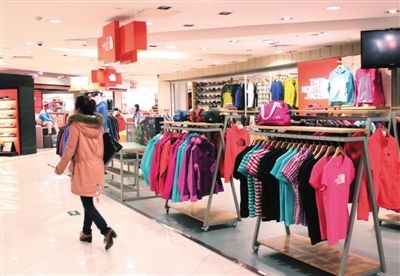 踏青季催熱戶外用品市場(chǎng)，銷售顯著增長(zhǎng)折射消費(fèi)新趨勢(shì)